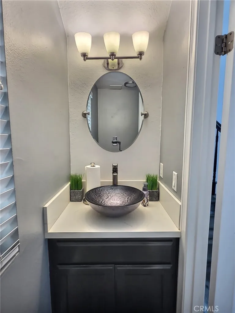 16240 Hunsaker, Paramount, California 90723 home-pic-9