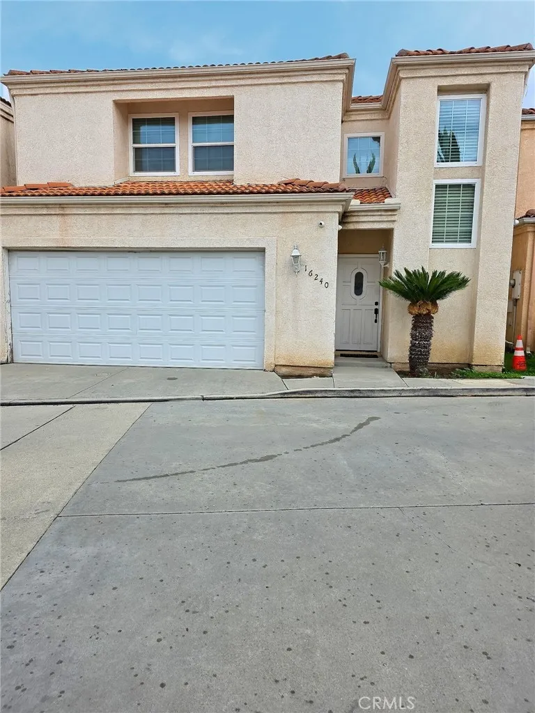 16240 Hunsaker, Paramount, California 90723 home-pic-1