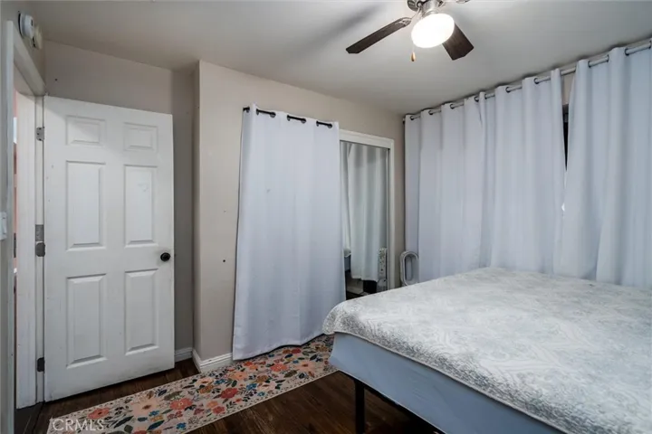 Br 2 with Ceiling Fan