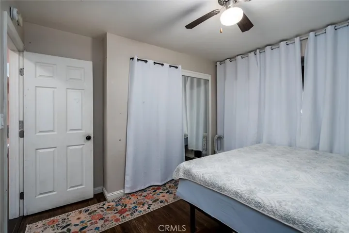 Br 2 with Ceiling Fan