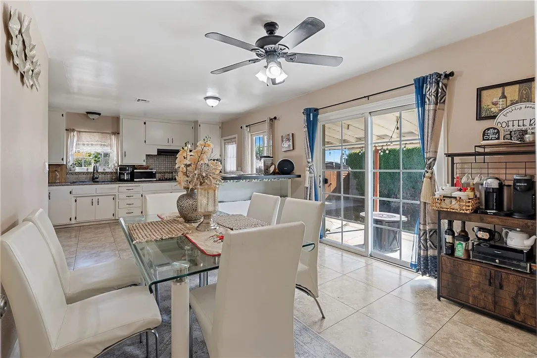 255 W Valencia, Rialto, California 92376 home-pic-10