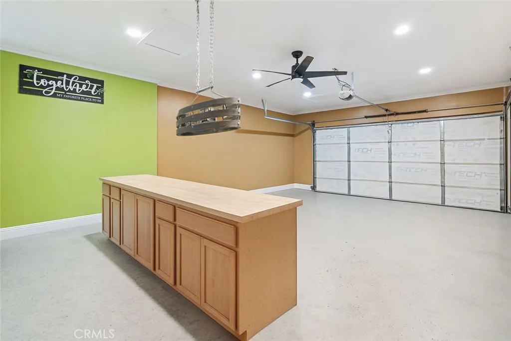 255 W Valencia, Rialto, California 92376 home-pic-14