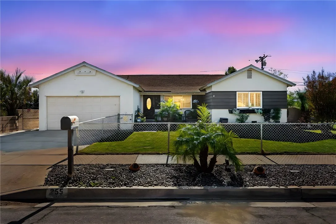 255 W Valencia, Rialto, California 92376 home-pic-0