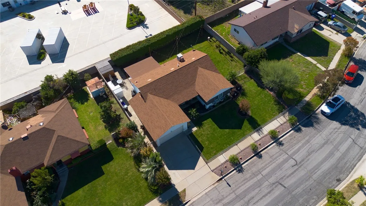 255 W Valencia, Rialto, California 92376 home-pic-25