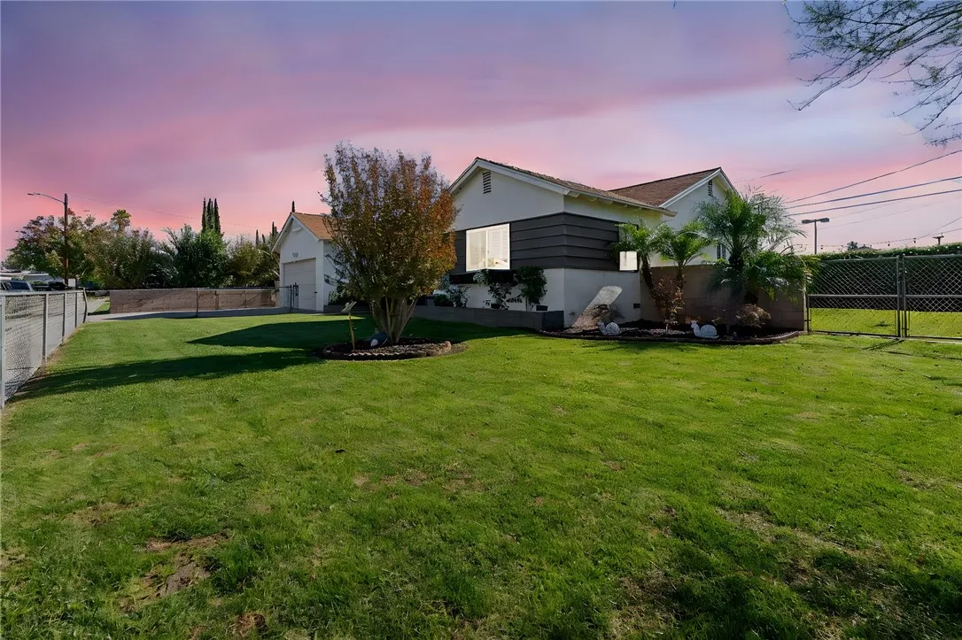 255 W Valencia, Rialto, California 92376 home-pic-28