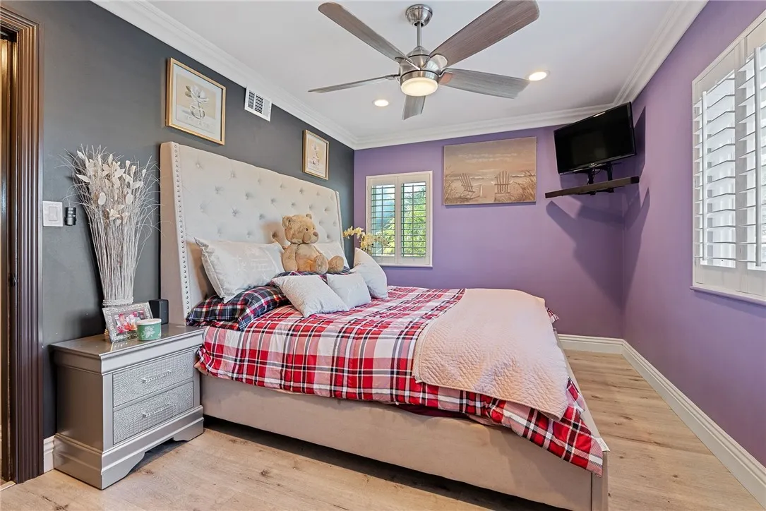 255 W Valencia, Rialto, California 92376 home-pic-15