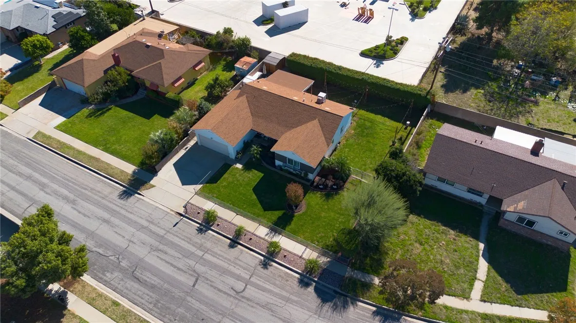 255 W Valencia, Rialto, California 92376 home-pic-3