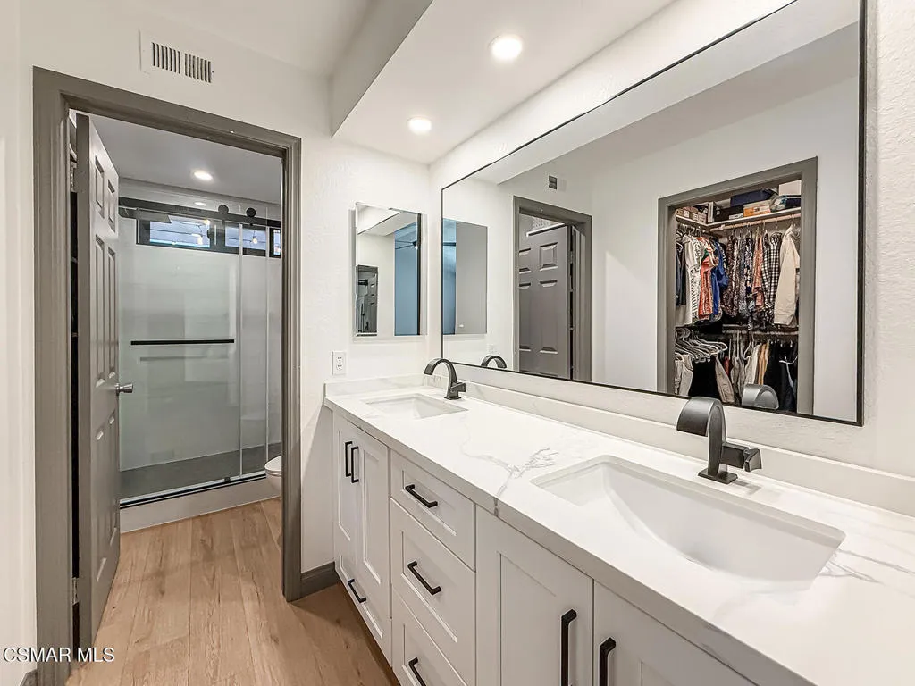 658 Llanerch Lane, Simi Valley, California 93065 home-pic-24