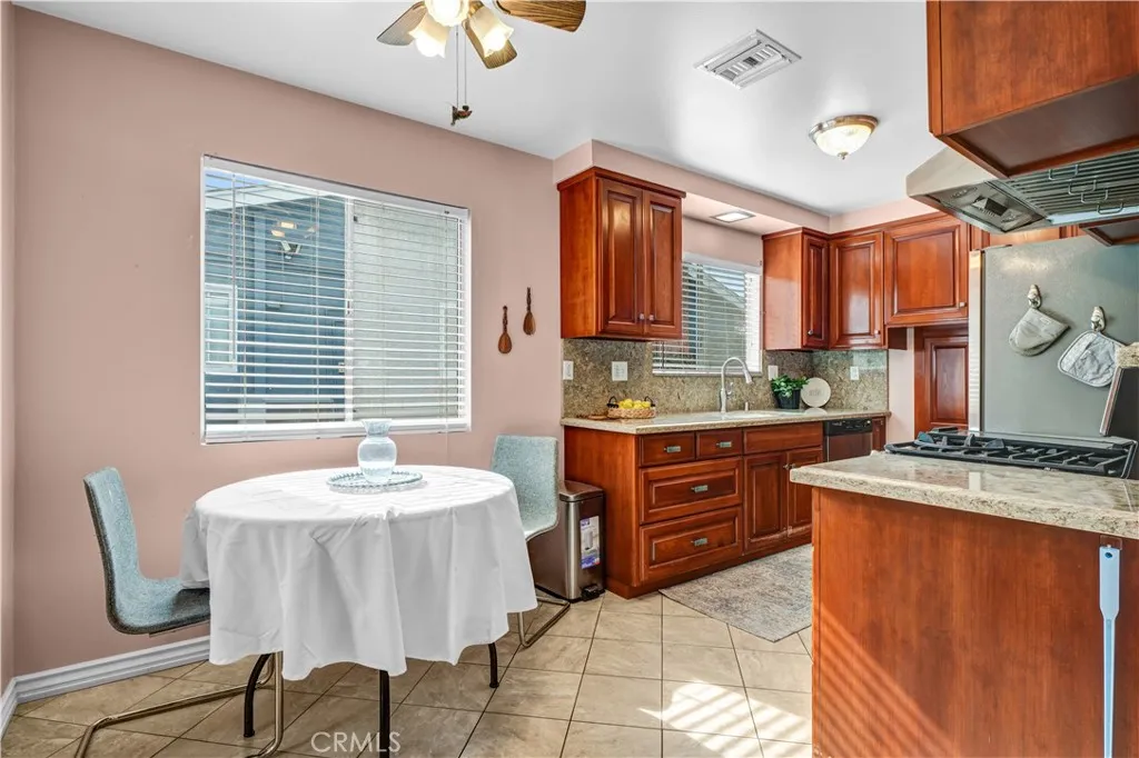 1116 Eadington, Fullerton, California 92833 home-pic-9