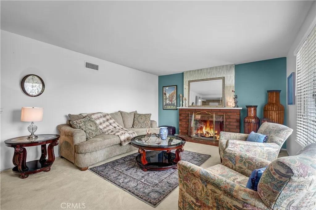 1116 Eadington, Fullerton, California 92833 home-pic-3