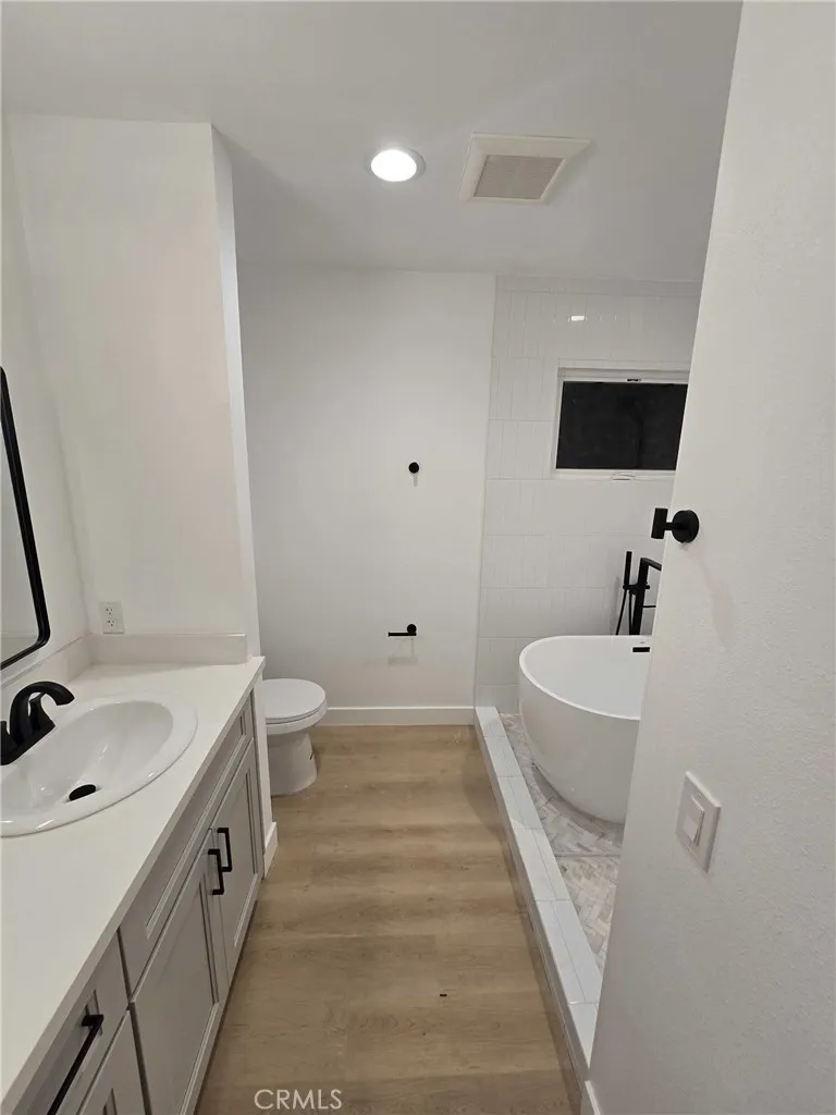 16124 San Fernando Mission Boulevard, Granada Hills, California 91344 home-pic-4