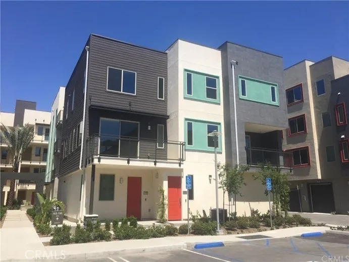 175 Bowery, Irvine, California 92612 home-pic-0