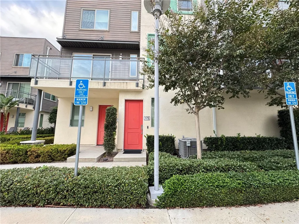 175 Bowery, Irvine, California 92612 home-pic-1