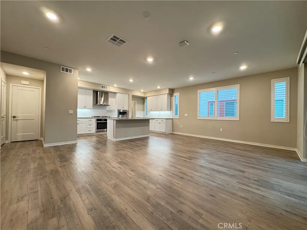 175 Bowery, Irvine, California 92612 home-pic-3