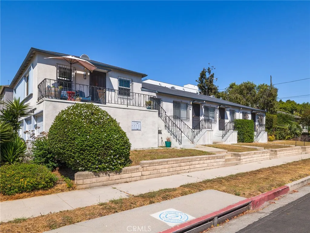 7019 Ramsgate Avenue, Los Angeles, California 90045 home-pic-1