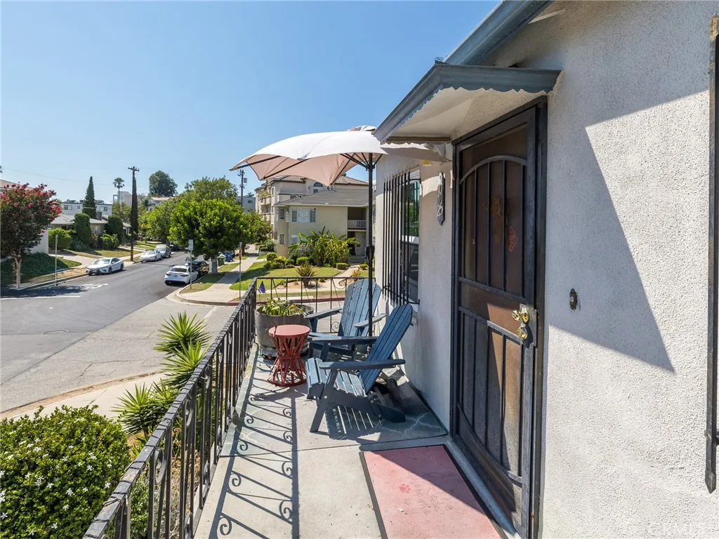 7019 Ramsgate Avenue, Los Angeles, California 90045 home-pic-4