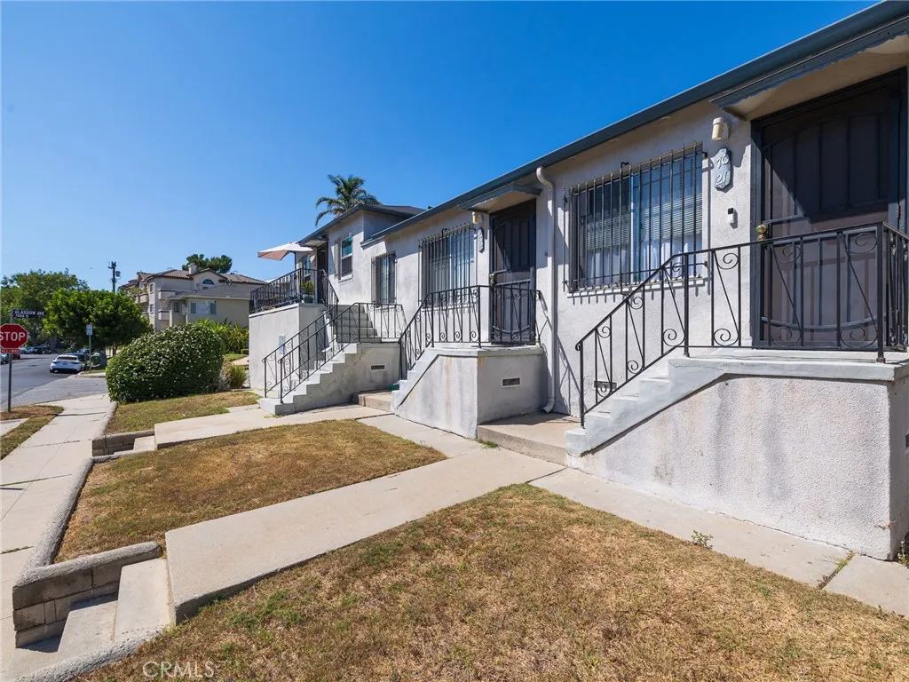 7019 Ramsgate Avenue, Los Angeles, California 90045 home-pic-3
