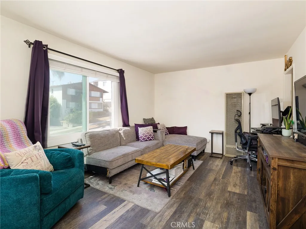 7019 Ramsgate Avenue, Los Angeles, California 90045 home-pic-6