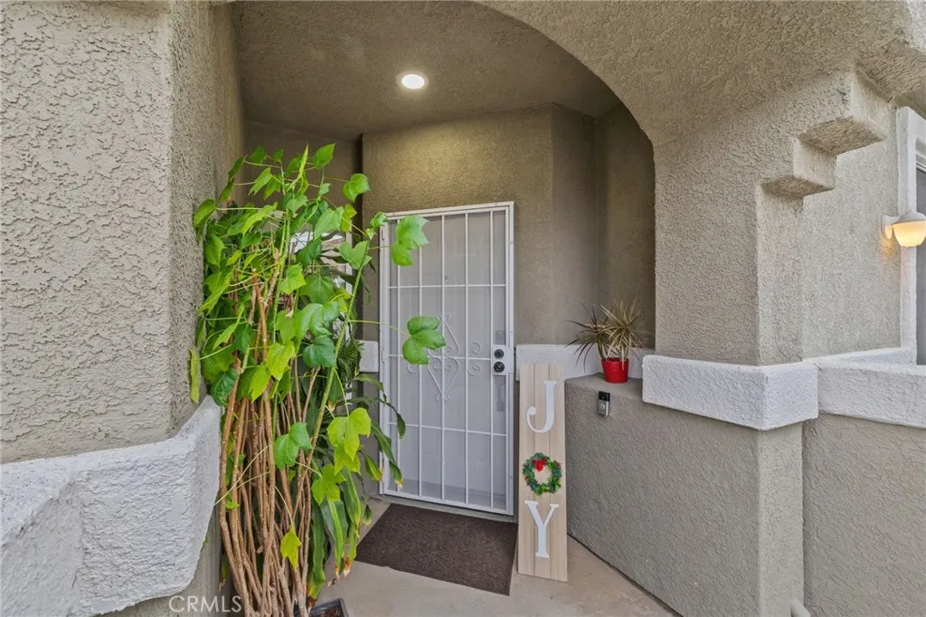 2261 Indigo Hills Drive 3, Corona, California 92879 home-pic-1