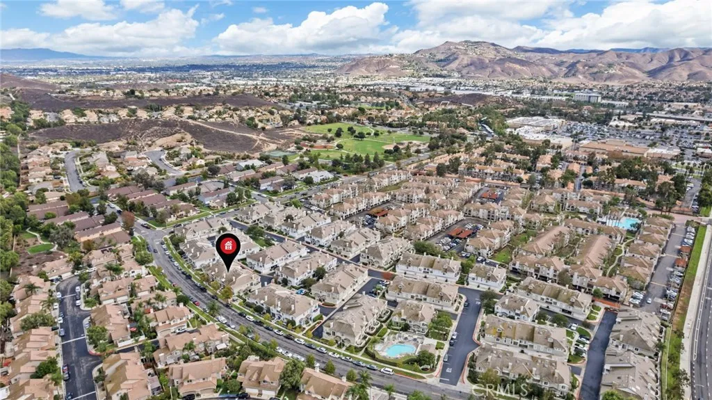 2261 Indigo Hills Drive 3, Corona, California 92879 home-pic-43