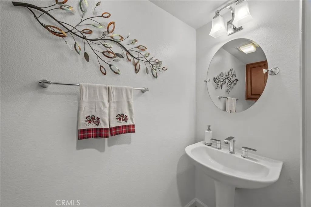 2261 Indigo Hills Drive 3, Corona, California 92879 home-pic-20