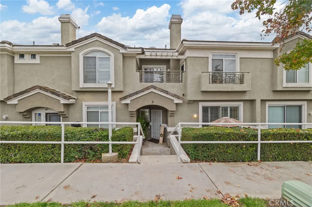 2261 Indigo Hills Drive 3, Corona, California 92879 home-pic-0