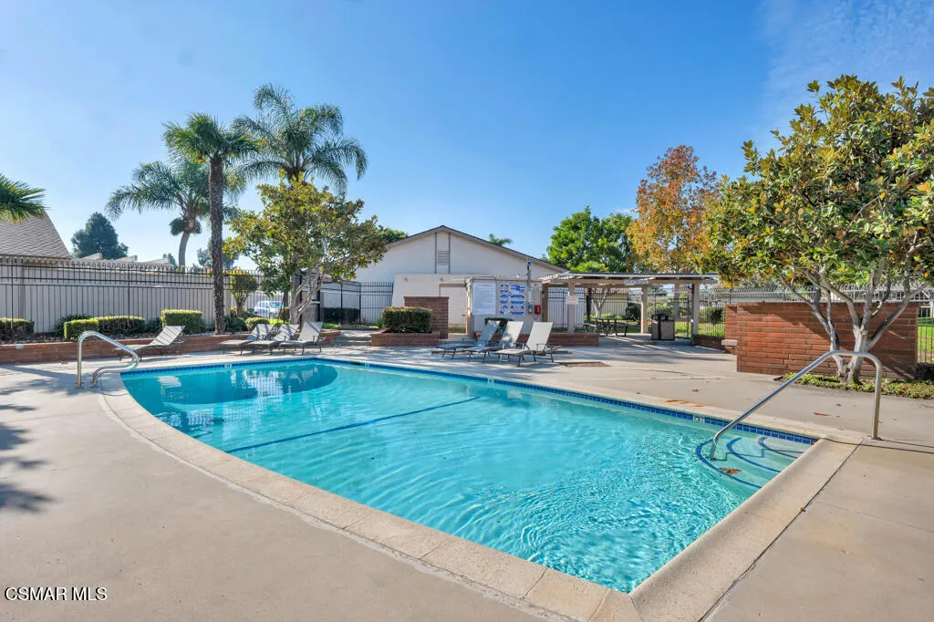 246 W Vineyard Avenue, Oxnard, California 93036 home-pic-27