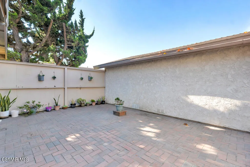 246 W Vineyard Avenue, Oxnard, California 93036 home-pic-9
