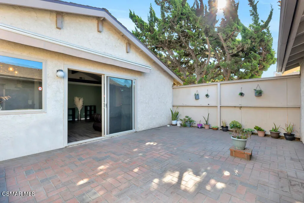 246 W Vineyard Avenue, Oxnard, California 93036 home-pic-10