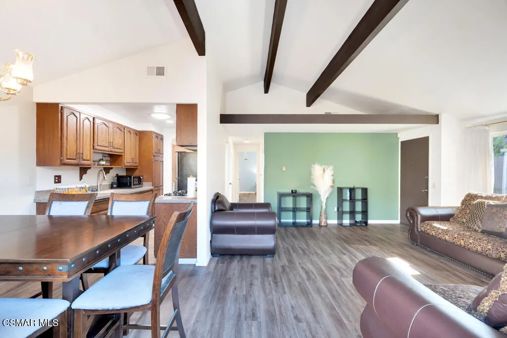 246 W Vineyard Avenue, Oxnard, California 93036 home-pic-5