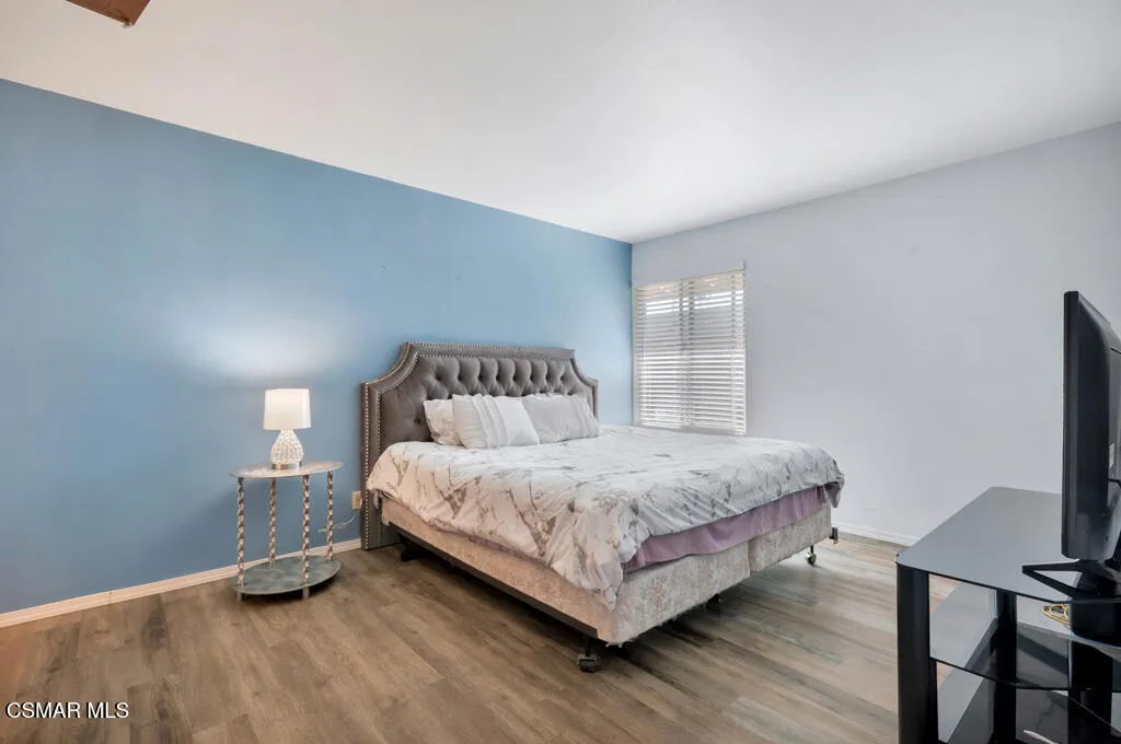 246 W Vineyard Avenue, Oxnard, California 93036 home-pic-16
