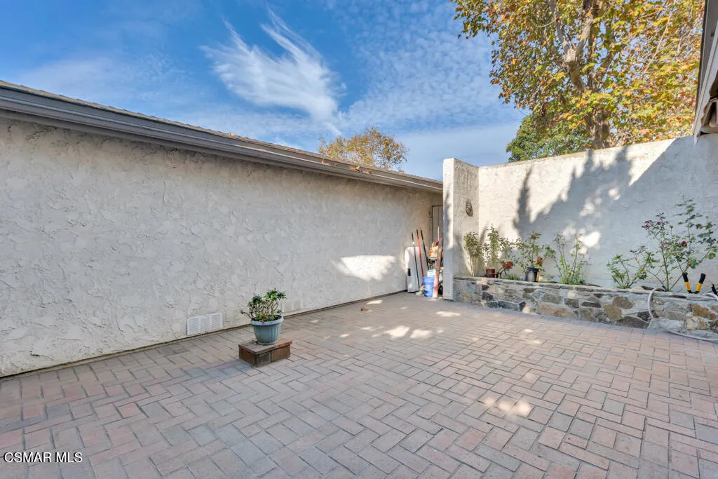 246 W Vineyard Avenue, Oxnard, California 93036 home-pic-12