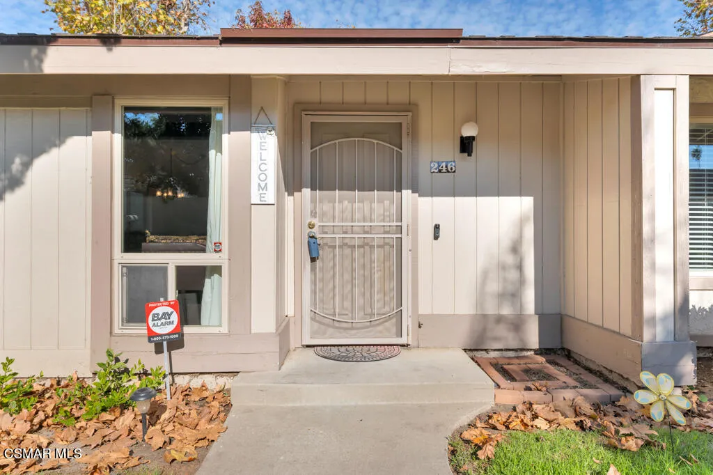 246 W Vineyard Avenue, Oxnard, California 93036 home-pic-24