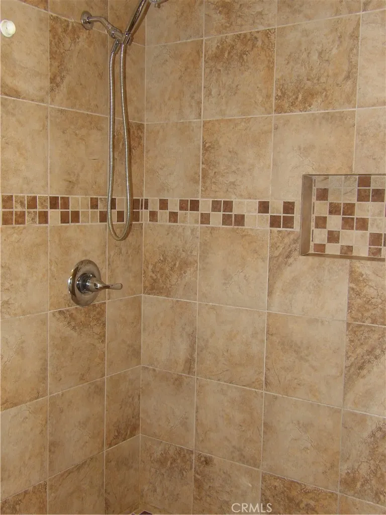 46164 La Mesa Street, Indio, California 92201 home-pic-17