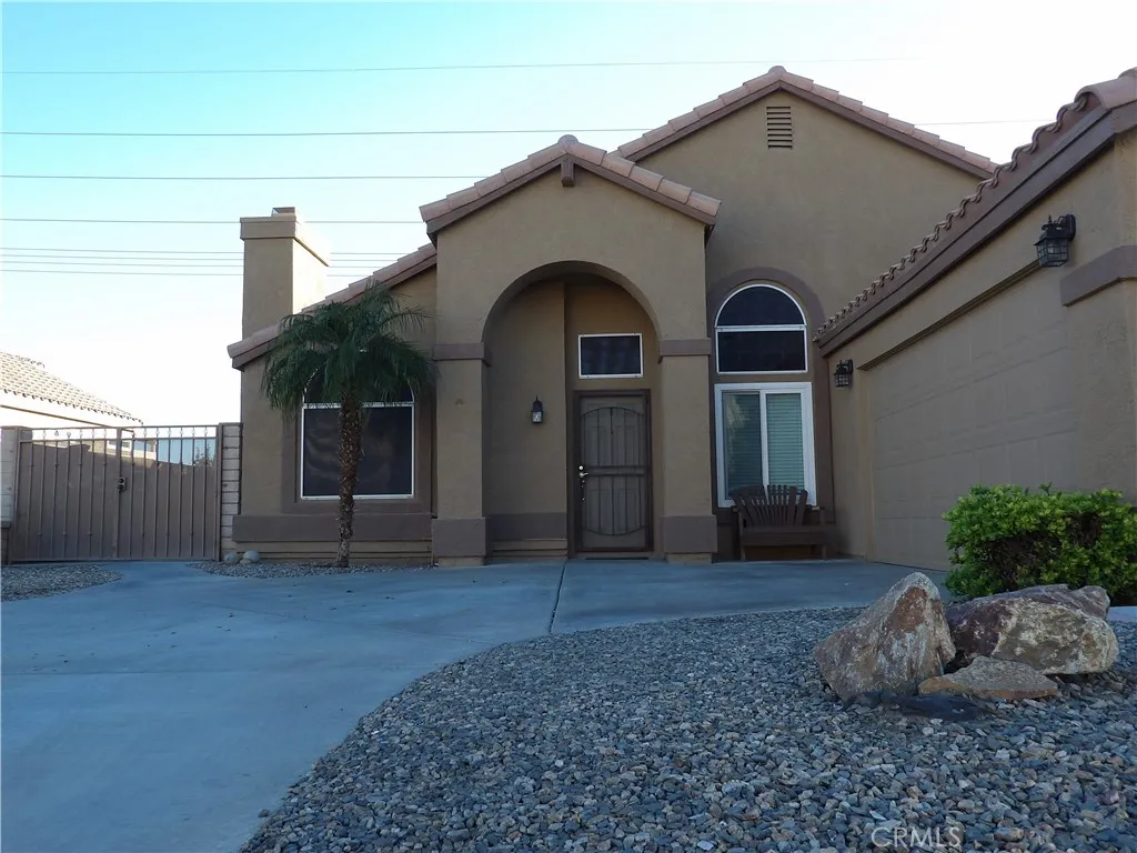 46164 La Mesa Street, Indio, California 92201 home-pic-1