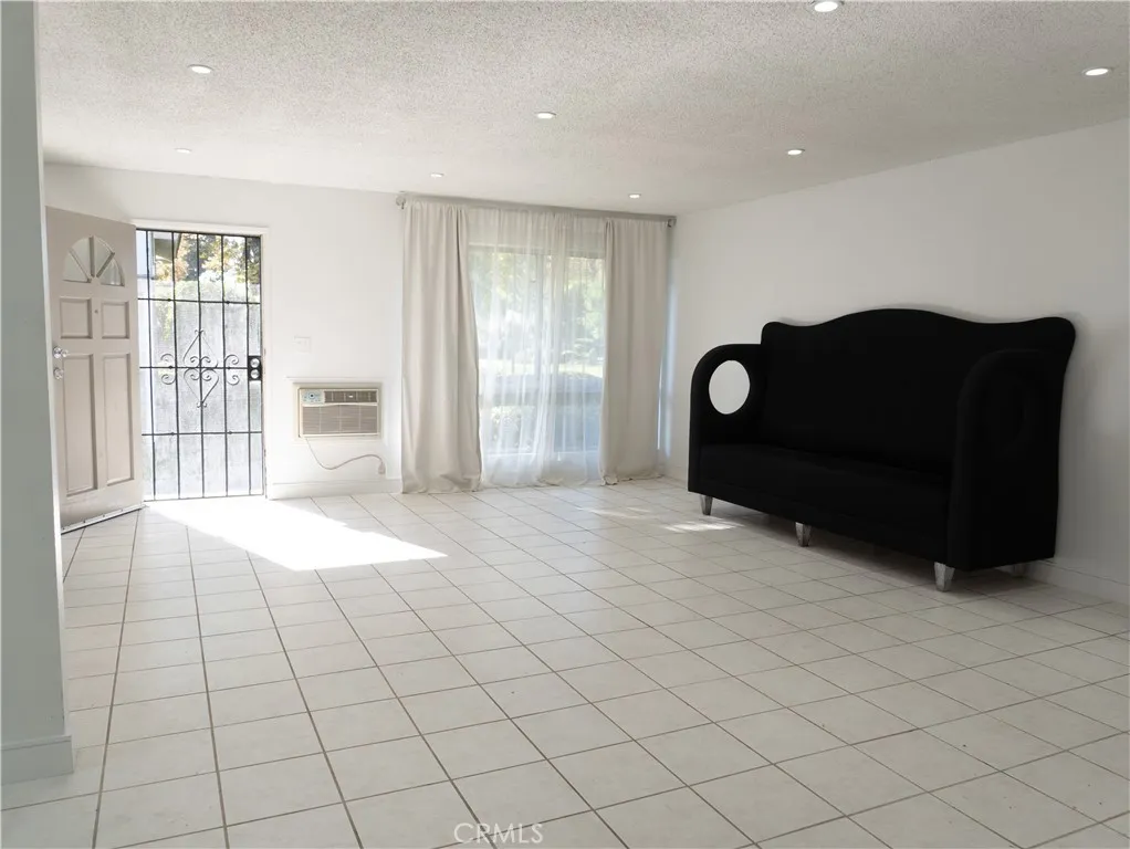 14802 Newport Ave 2b, Tustin, California 92780 home-pic-2