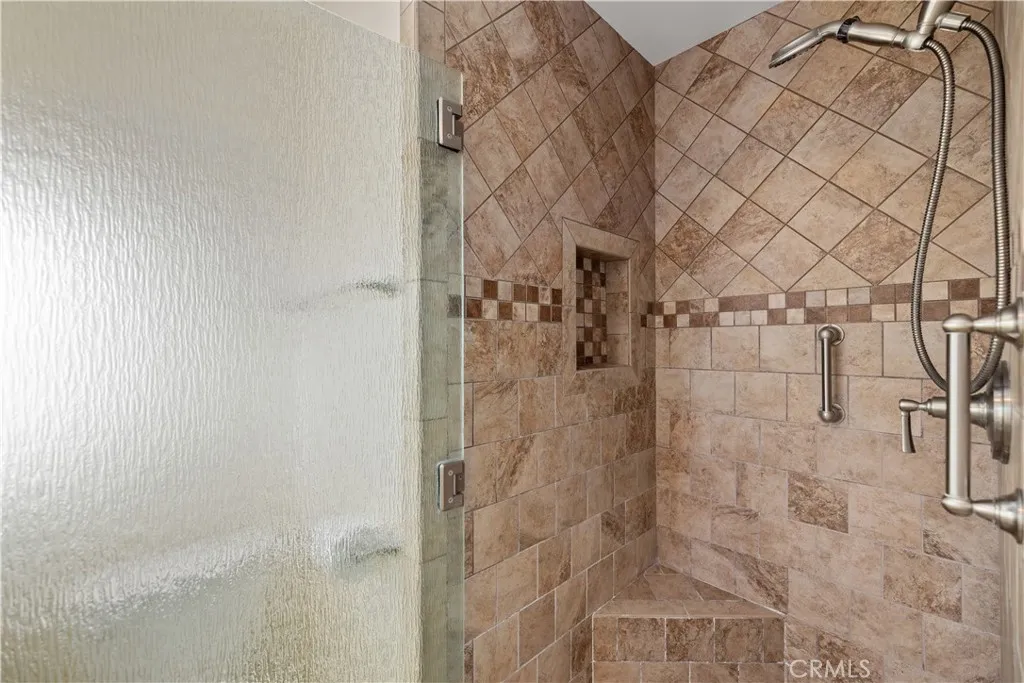 13402 Winthrope Street, Santa Ana, California 92705 home-pic-22