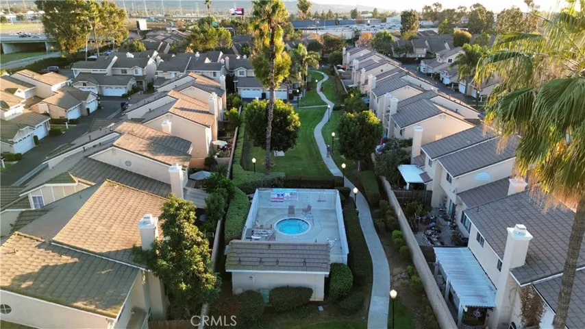 Community hot tub & BBQ area aerial photo
