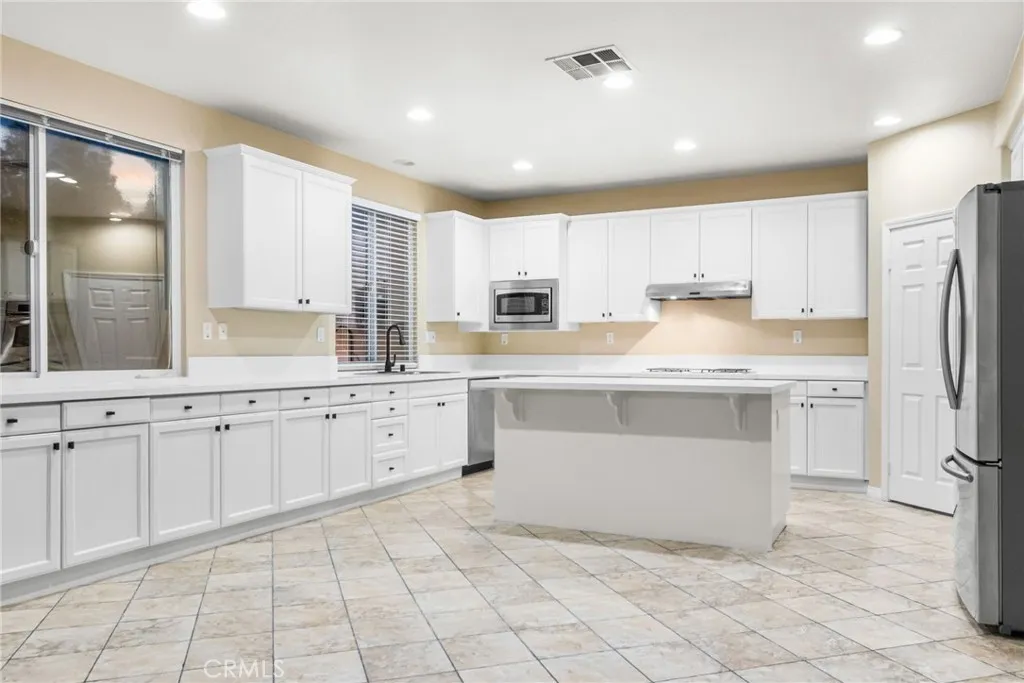 22783 Montanya Place, Murrieta, California 92562 home-pic-19