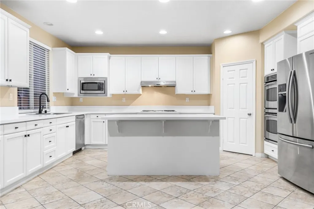 22783 Montanya Place, Murrieta, California 92562 home-pic-18