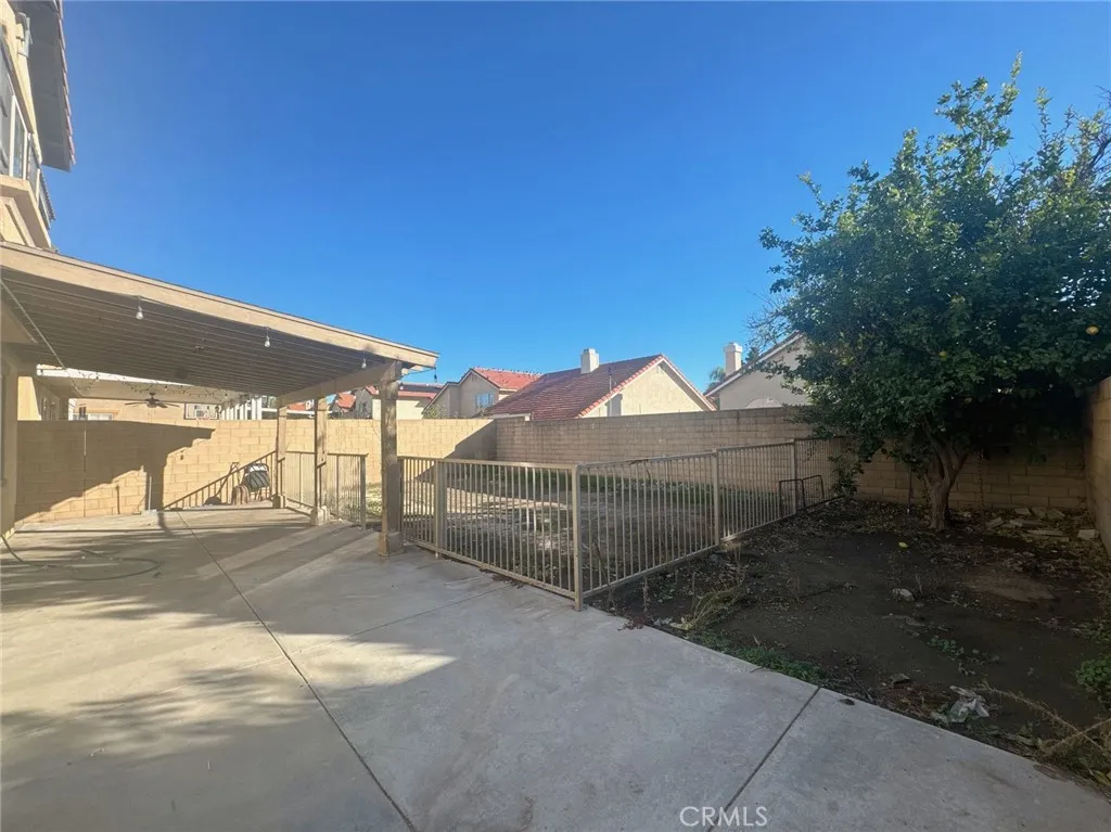 15341 Palm Leaf, Fontana, California 92336 home-pic-16