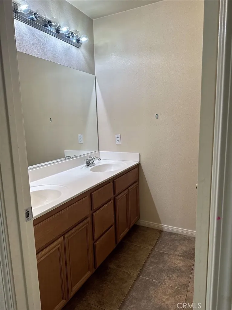 15341 Palm Leaf, Fontana, California 92336 home-pic-14