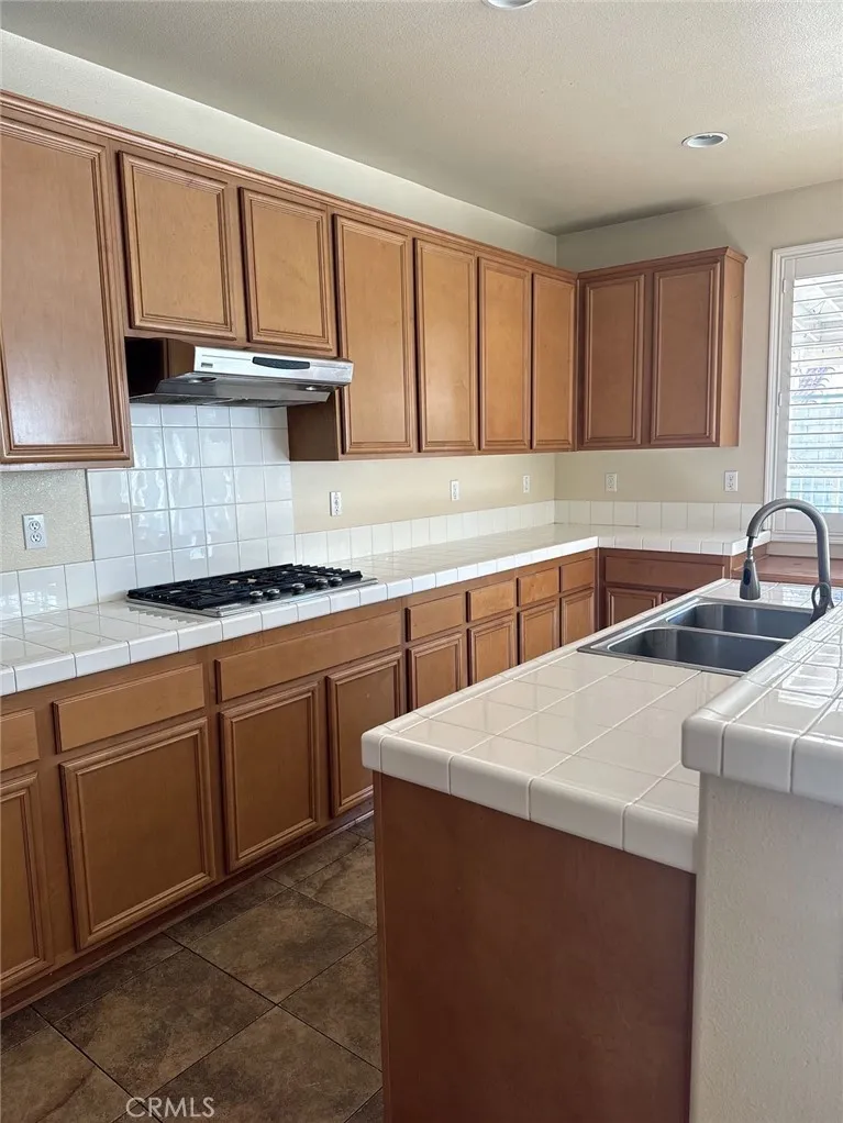 15341 Palm Leaf, Fontana, California 92336 home-pic-3