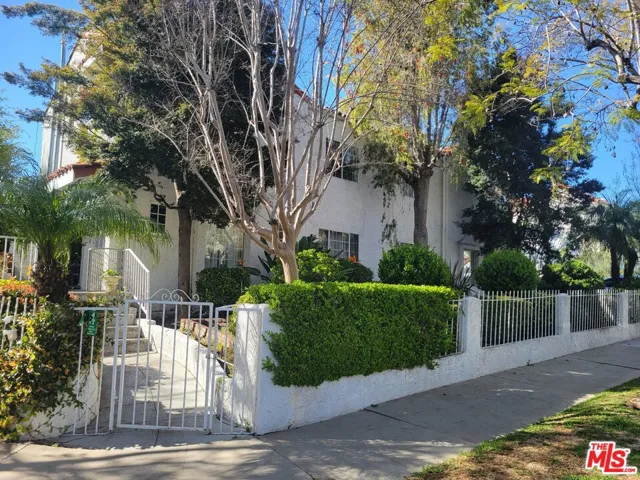 1037 S Longwood Avenue, Los Angeles, California 90019