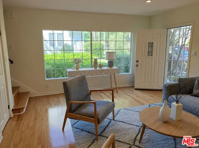 1037 S Longwood Avenue, Los Angeles, California 90019