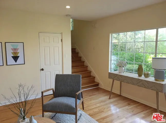 1037 S Longwood Avenue, Los Angeles, California 90019