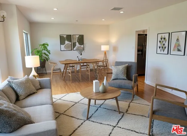 1037 S Longwood Avenue, Los Angeles, California 90019