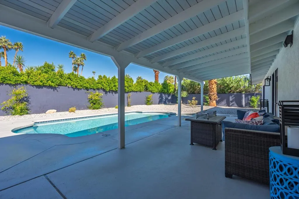 1820 E Park Drive, Palm Springs, California 92262 home-pic-2