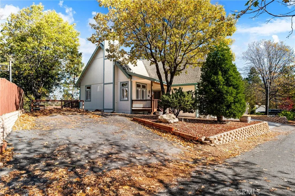1158 Klondike, Lake Arrowhead, California 92352 home-pic-3