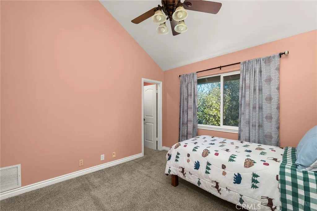 1158 Klondike, Lake Arrowhead, California 92352 home-pic-28